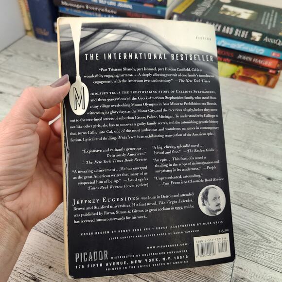 MIDDLESEX Jeffery Eugenides Trade Paperback Novel - Picture 5 of 12